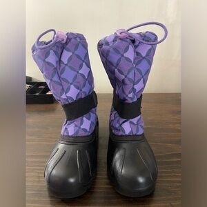 Kamik Purple And Black Diamond Pattern Lined Winter Snow Boots Kids Size 1